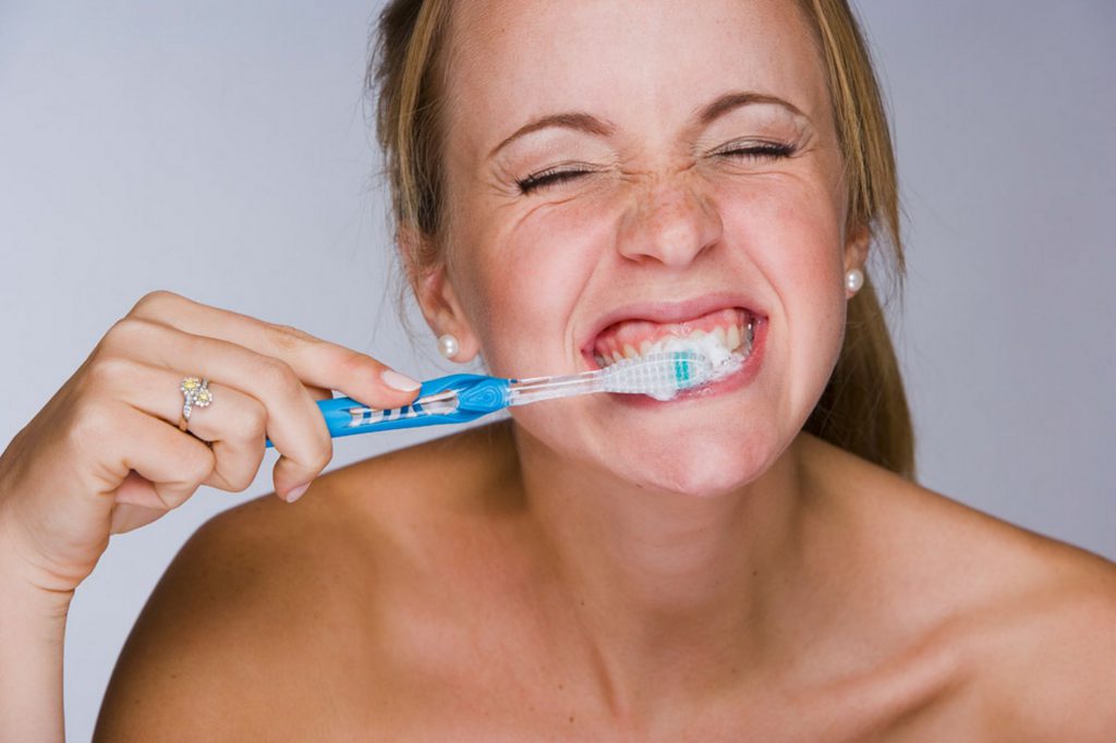 brushing-teeth-flossing